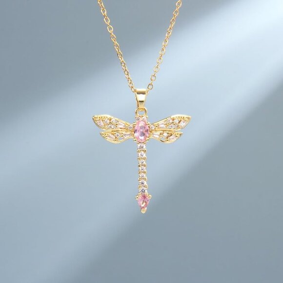 Luxurious Women’s Gold-Plated Dragonfly Necklace - Perfect Gift for Any Occasion - Picture 4 of 5